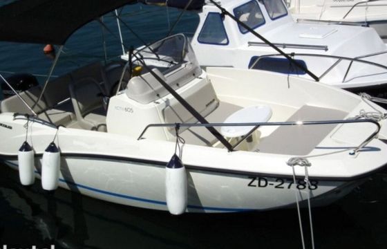 Motorboat QUICKSILVER 675 150hp