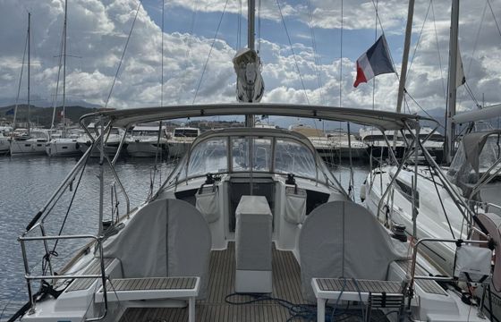 Sailboat BENETEAU OCEANIS 38.1 11.5m