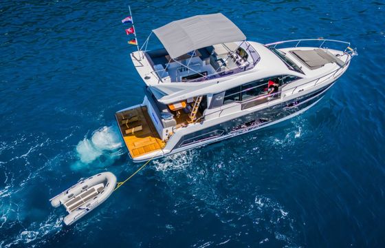 Motor yacht Sealine Sealine F430 880hp
