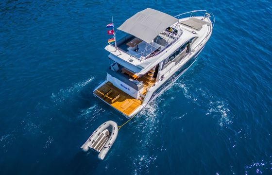 Motor yacht Sealine Sealine F430 880hp