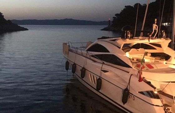 Motor yacht Sunseeker Predator 68 3100hp
