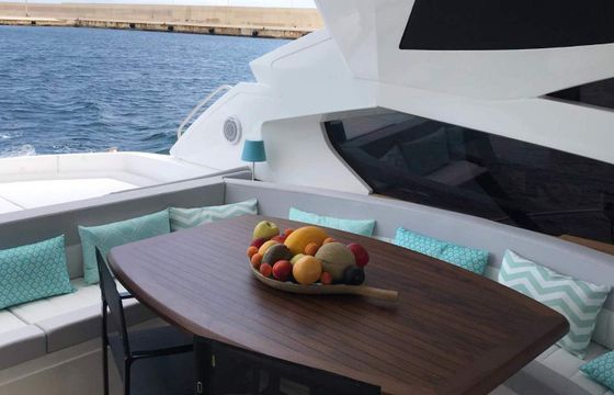 Motor yacht Sunseeker Predator 68 3100hp