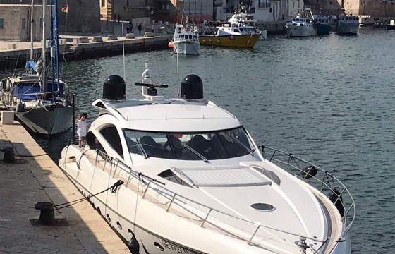 Motor yacht Sunseeker Predator 68 3100hp