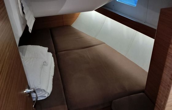 Sailboat Elan Marine Elan Impression 40 11m