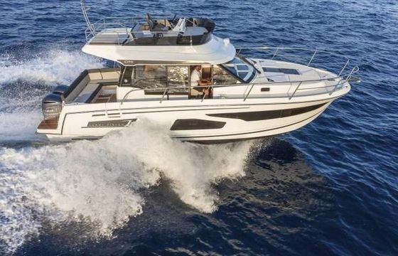 Motorboat Jeanneau Merry Fisher 1095 Fly 600hp