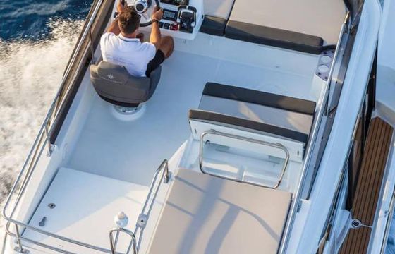 Motorboat Jeanneau Merry Fisher 1095 Fly 600hp