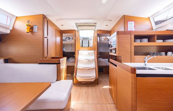 Sailboat Jeanneau Sun Odyssey 490 14.42m