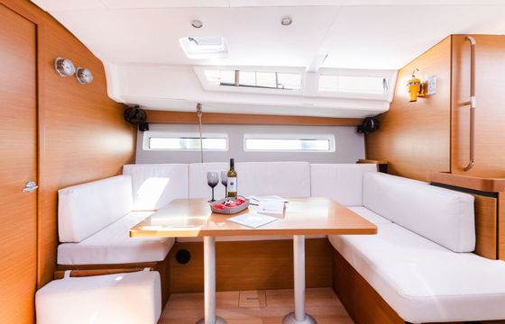 Sailboat Jeanneau Sun Odyssey 490 14.42m