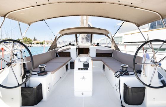 Sailboat Jeanneau Sun Odyssey 490 14.42m
