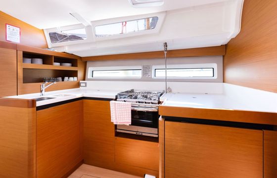 Sailboat Jeanneau Sun Odyssey 490 14.42m