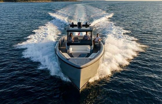 Motorboat Vanquish 40 850hp