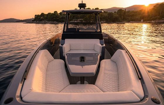 Motorboat Vanquish 40 850hp