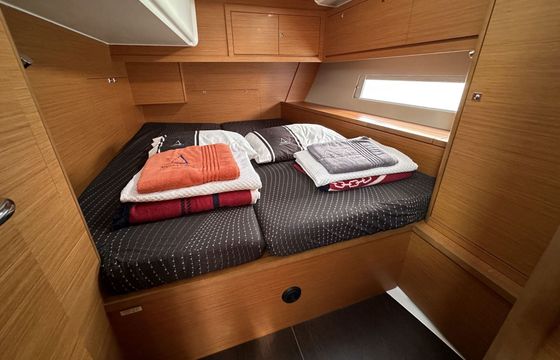 Sailboat Dufour 470 14m