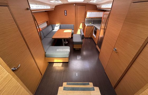Sailboat Dufour 470 14m