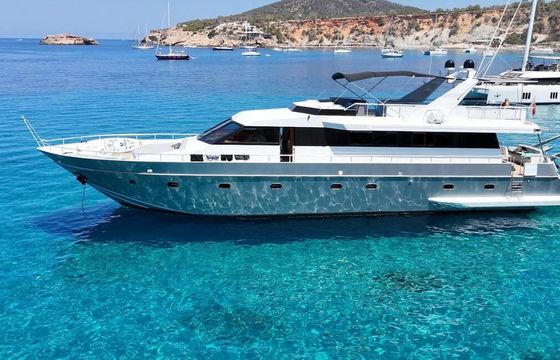 Motor yacht Canados 88 2200hp