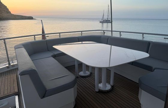 Motor yacht Canados 88 2200hp