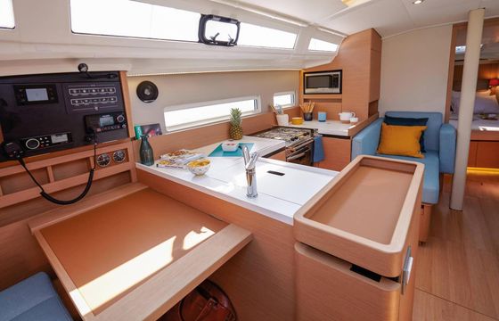 Sailboat Sun Odyssey 410 12.35m