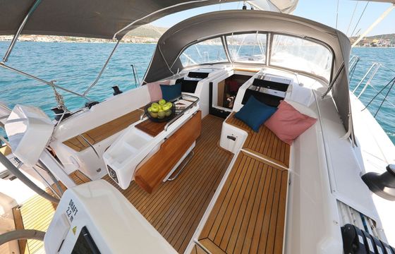 Sailboat Hanse Yachts Hanse 458 - 3 cab. 14.04m