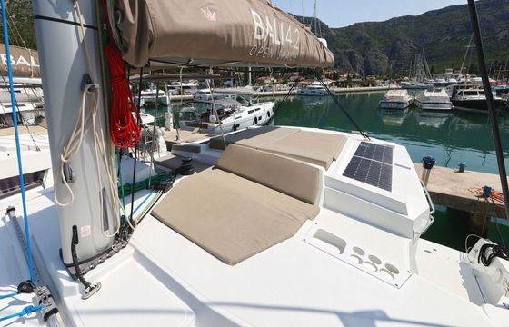 Catamaran Catana Group Bali 4.2 - 4 + 1 cab. 12m