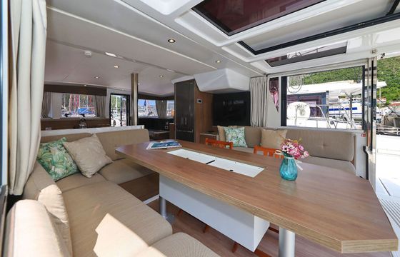 Catamaran Catana Group Bali 4.2 - 4 + 1 cab. 12m
