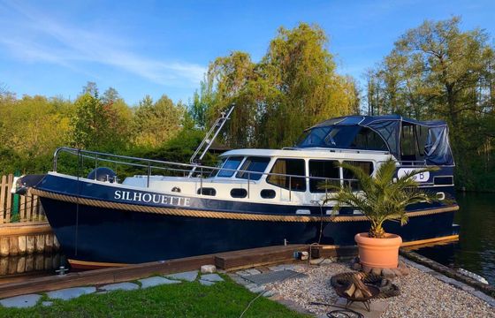 Motorboat Gruno 35 K Classic 100hp