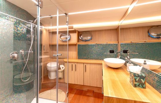 Motor yacht San Lorenzo 22M 216hp