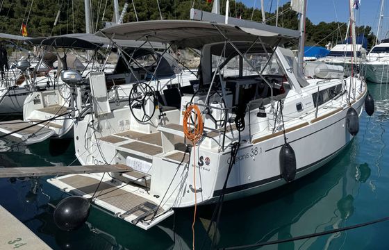 Sailboat Bénéteau Oceanis 38.1 - 2 cab. 11m