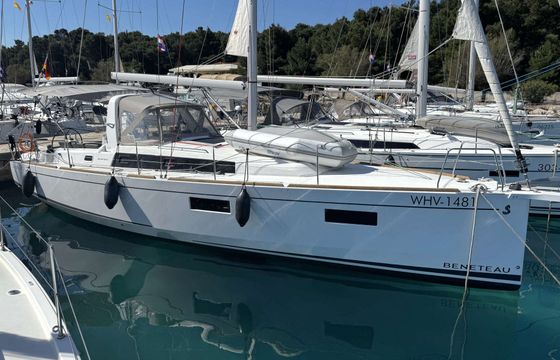 Sailboat Bénéteau Oceanis 38.1 - 2 cab. 11m
