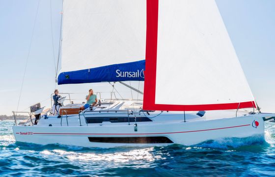 Sailboat Sunsail 37.3 10m