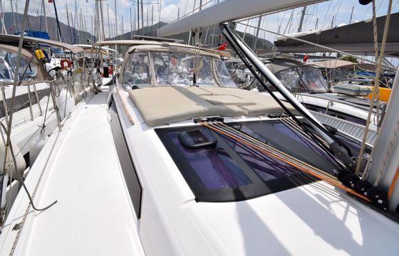 Sailboat Dufour 430 13m