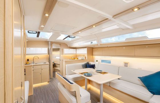 Sailboat Dufour 430 13m