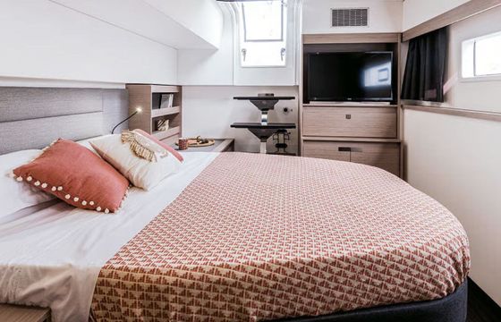Catamaran Fountaine Pajot Aura 51 16m