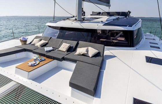 Catamaran Fountaine Pajot Aura 51 16m