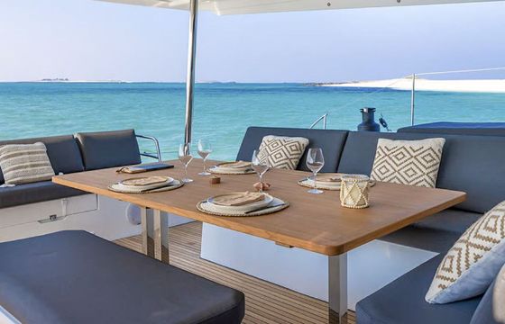 Catamaran Fountaine Pajot Aura 51 16m