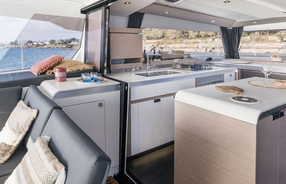 Catamaran Fountaine Pajot Aura 51 16m