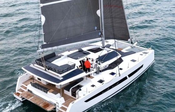 Catamaran Fountaine Pajot Aura 51 16m