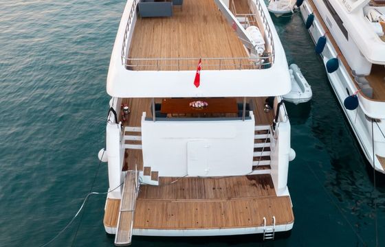 Motor yacht Custom 5 Cabin Trawler Yacht with Jacuzzi 1300hp
