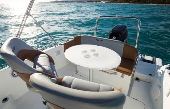Motorboat Beneteau Flyer 6 spacedeck 140hp
