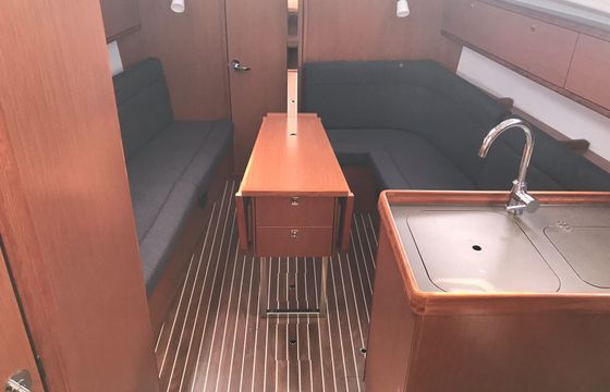 Sailboat BAVARIA CRUISER 34 10.2m