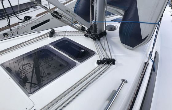 Sailboat BAVARIA CRUISER 34 10.2m