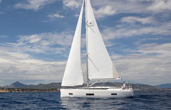 Sailboat Bavaria C45 Style 14m