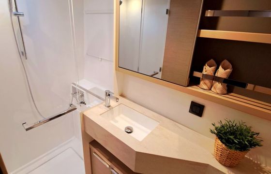 Catamaran LAGOON 460-4 CABINS 13.99m