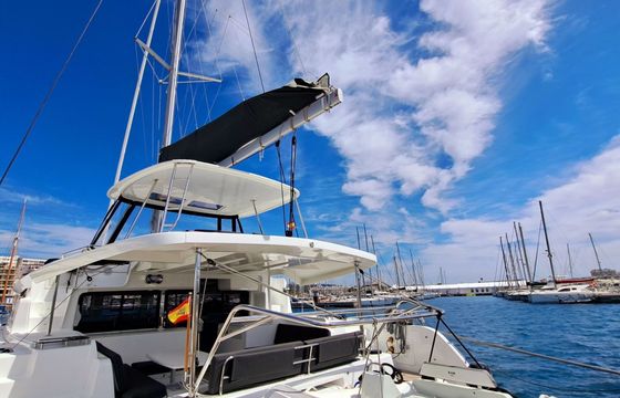 Catamaran LAGOON 460-4 CABINS 13.99m