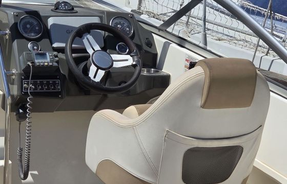 Motorboat Bayliner 642 CUDDY 135hp
