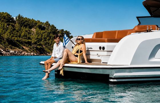 Motor yacht Vanquish Yachts VQ43 Mk2 880hp