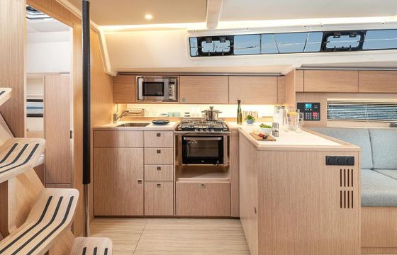 Sailboat Bavaria Yachtbau Bavaria C42 12m