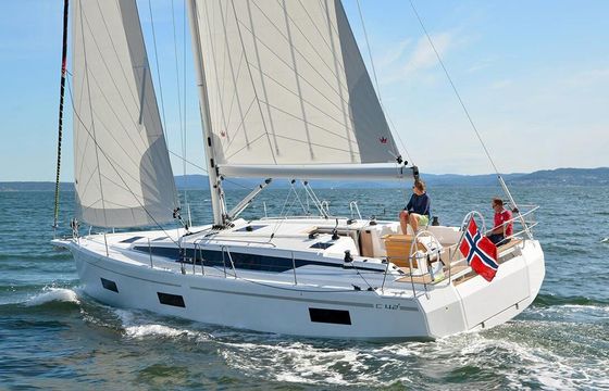 Sailboat Bavaria Yachtbau Bavaria C42 12m