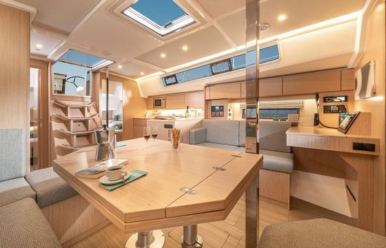 Sailboat Bavaria Yachtbau Bavaria C42 12m