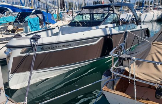 Motorboat Saxdor GTO 320 600hp