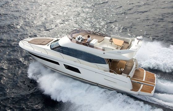 Motor yacht Prestige 500 Fly 870hp